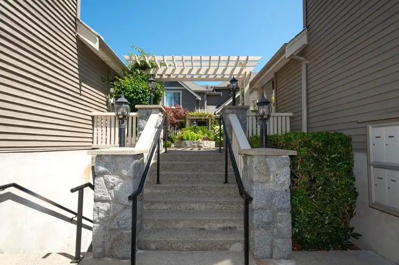 5 222 E 5TH STREET - photo 4 of 38