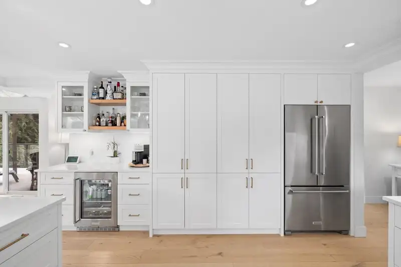2524 BENDALE ROAD - photo 4 of 40
