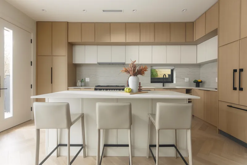 2 58 E 40TH AVENUE - photo 3 of 25