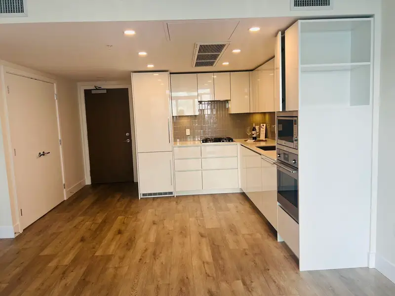 2003 10428 WHALLEY BOULEVARD - photo 3 of 25