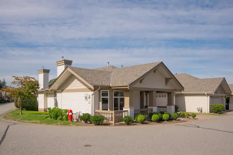 44 8555 209 STREET - photo 1 of 34