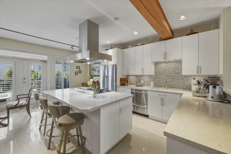 24 39758 GOVERNMENT ROAD - photo 2 of 39