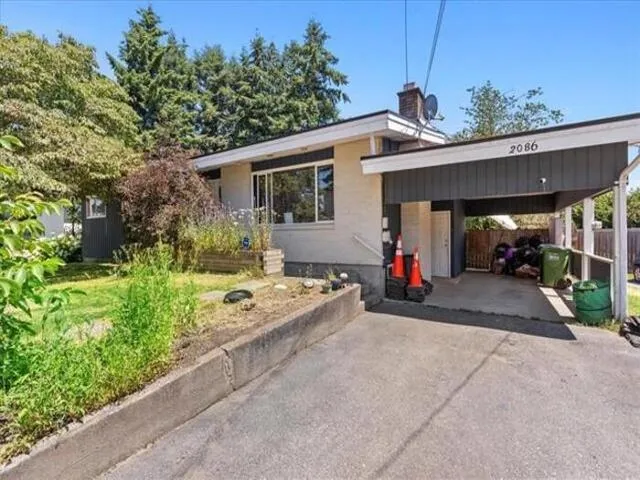 2086 SHERWOOD CRESCENT - photo 3 of 25