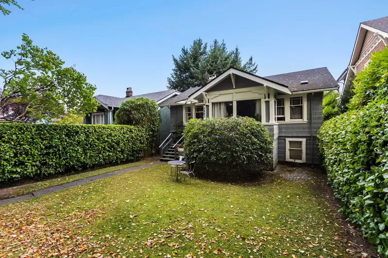 3883 W 20TH AVENUE - photo 2 of 18