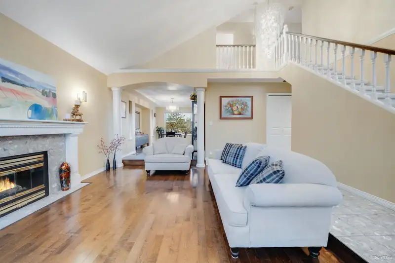 2659 FORTRESS DRIVE - photo 2 of 40
