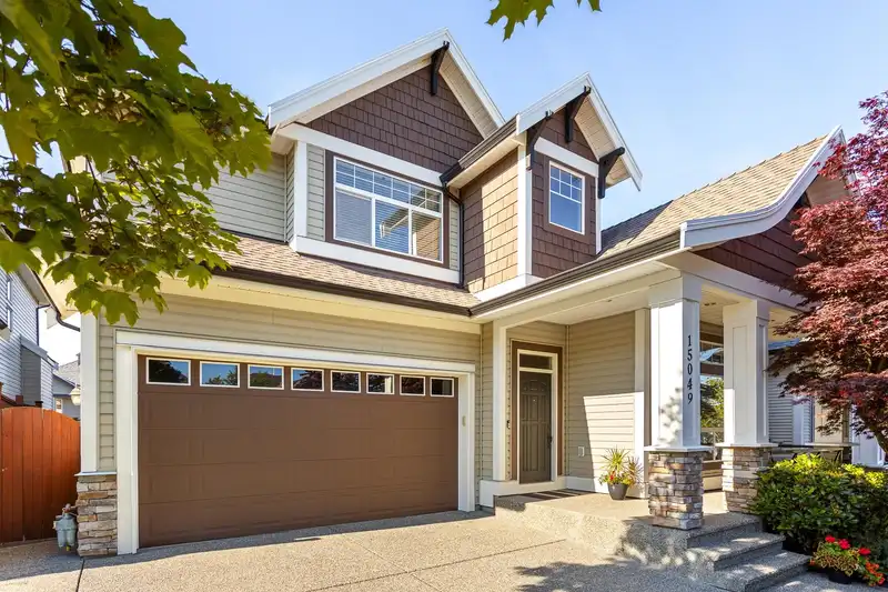 15049 61B AVENUE - photo 3 of 40