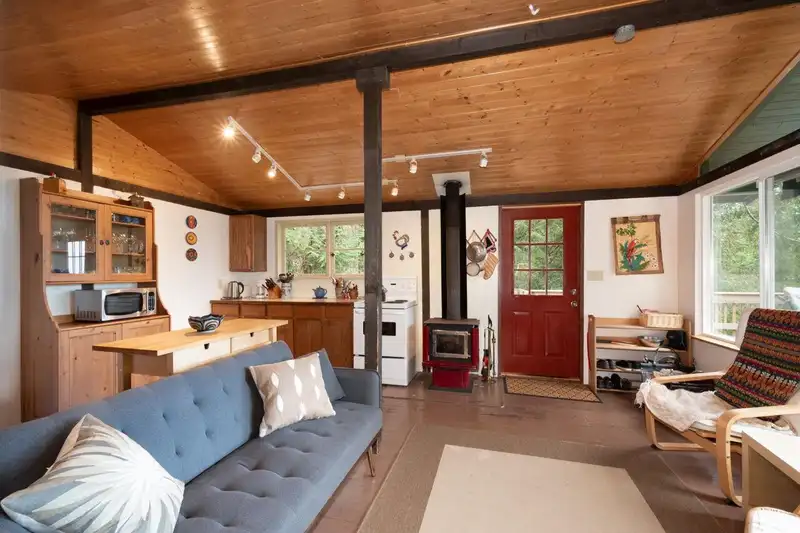 847 CAPTAIN'S WAY - photo 4 of 22