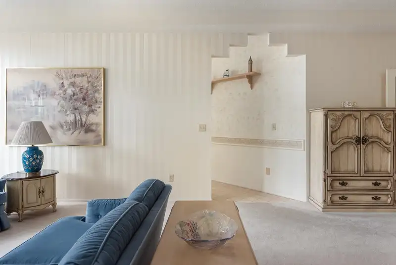 201 7651 ABERCROMBIE DRIVE - photo 3 of 36