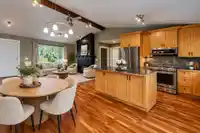 1032 GLENAYRE DRIVE - thumbnail 9