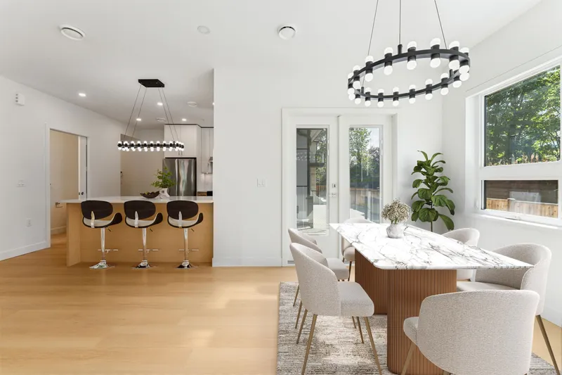 844 ST. DENIS AVENUE - photo 1 of 25