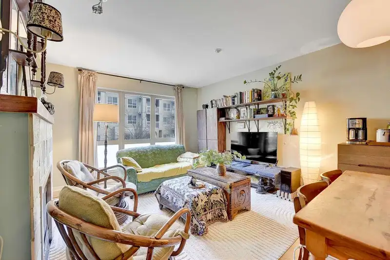 201 1315 56 STREET - photo 3 of 35