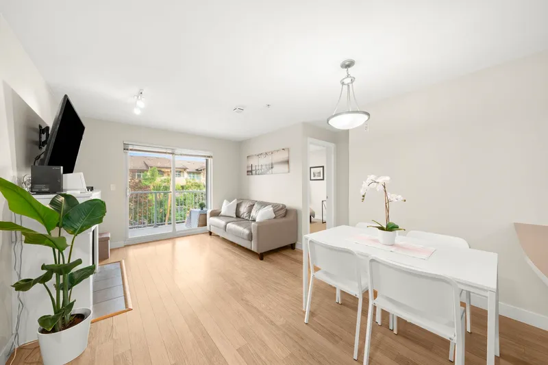 305 19388 65 AVENUE - photo 2 of 24