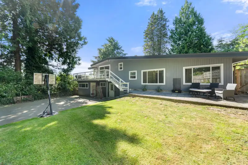 3920 DELBROOK AVENUE - photo 2 of 34