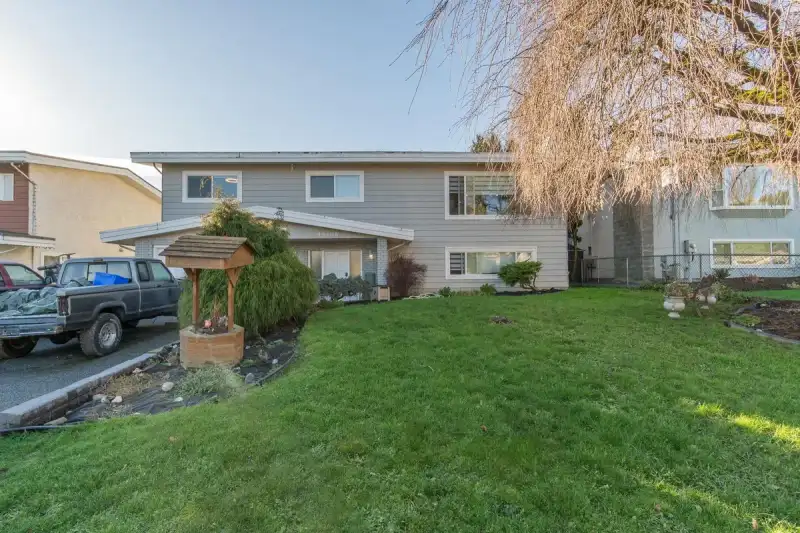 45408 SPARTAN CRESCENT - photo 1 of 29