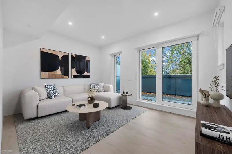 108 2085 E 1 AVENUE - photo 3 of 31
