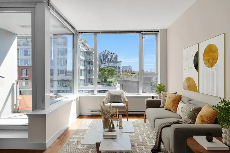 803 251 E 7TH AVENUE - photo 2 of 23