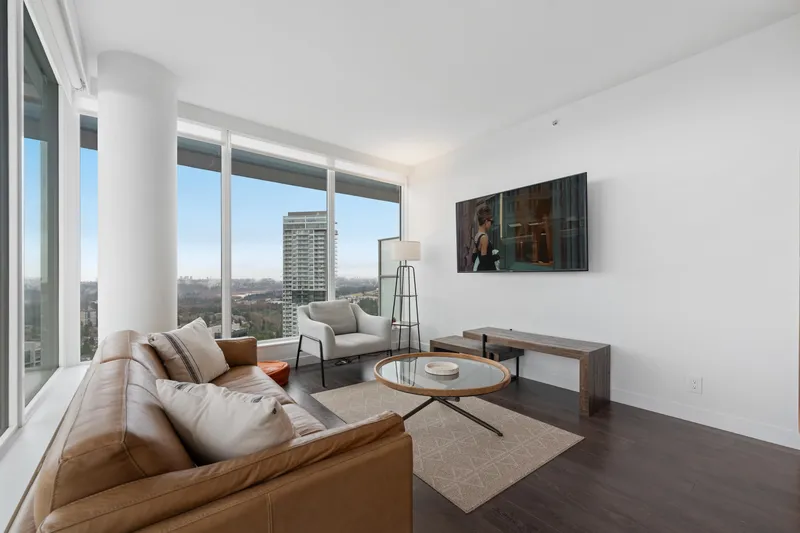 3206 567 CLARKE ROAD - photo 4 of 25