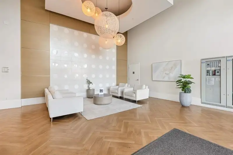 304 13688 100 AVENUE - photo 3 of 13