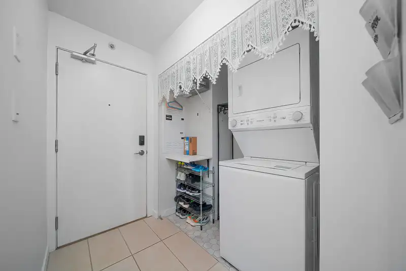 207 9888 CAMERON STREET - photo 3 of 34