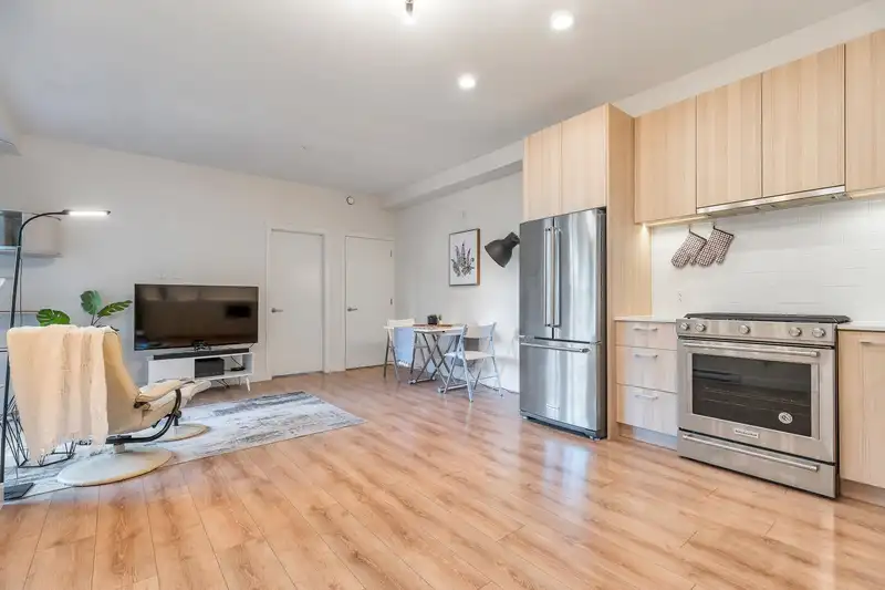 201 721 ANSKAR COURT - photo 2 of 39