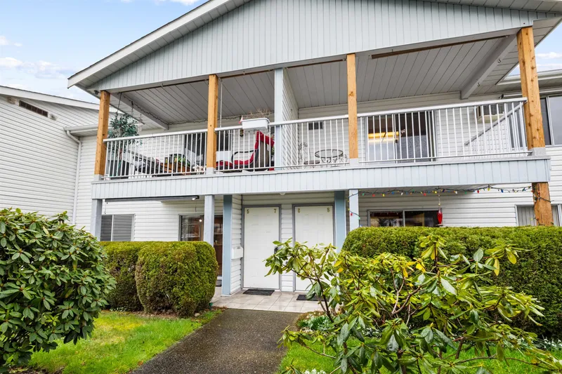 5 32691 GARIBALDI DRIVE - photo 3 of 25