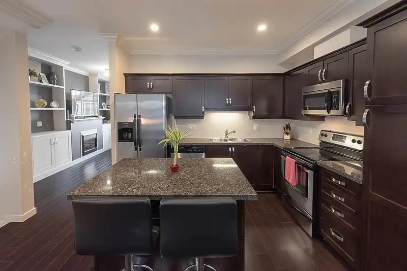 5 14462 61A AVENUE - photo 2 of 12