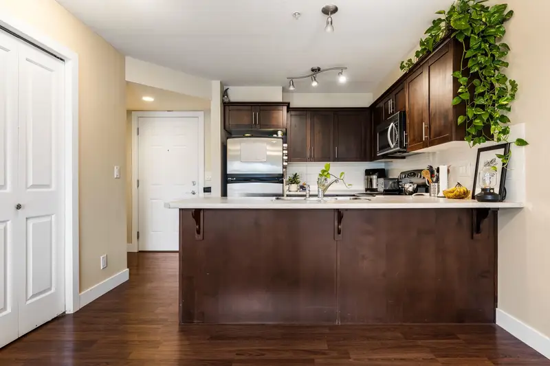 302 46150 BOLE AVENUE - photo 4 of 20