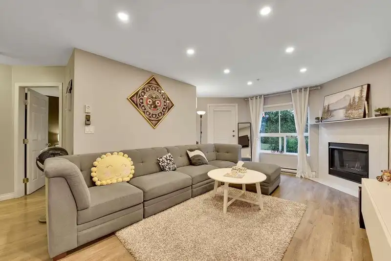 110 12733 72 AVENUE - photo 4 of 23