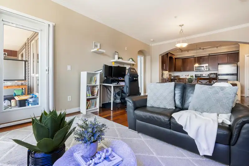 320 2628 MAPLE STREET - photo 4 of 25