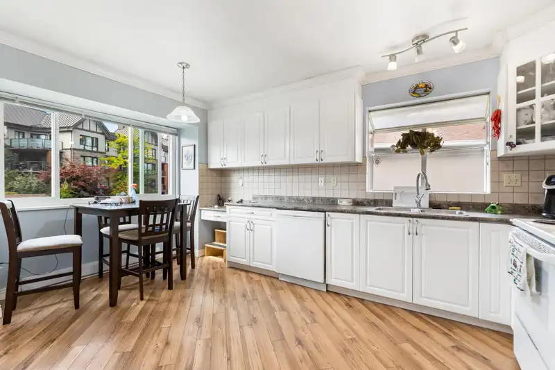 14 14846 100 AVENUE - photo 4 of 37