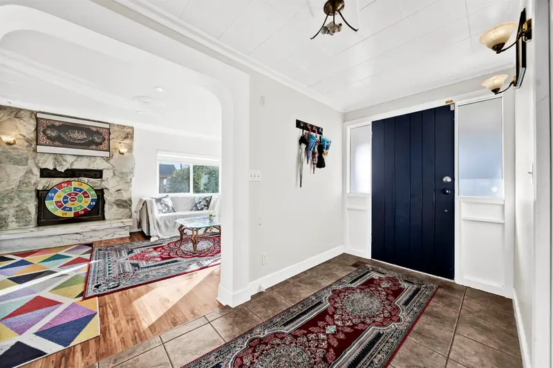 1154 FINLAY STREET - photo 4 of 25