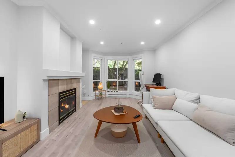 109 9979 140 STREET - photo 4 of 28