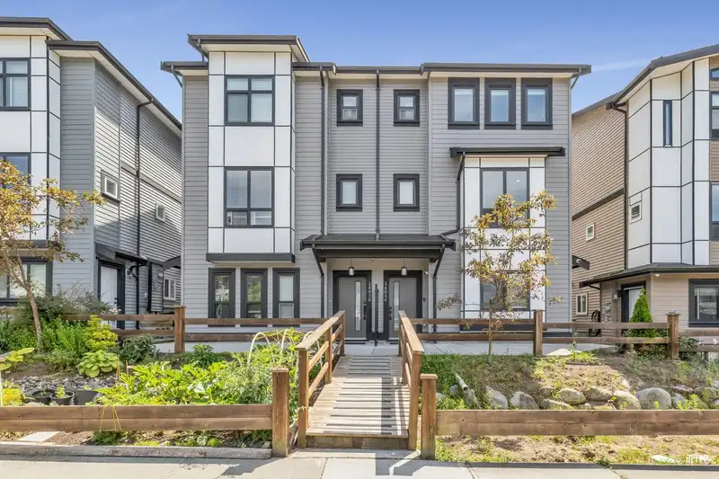14034 60A AVENUE - photo 1 of 31