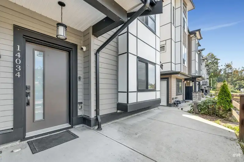 14034 60A AVENUE - photo 3 of 31