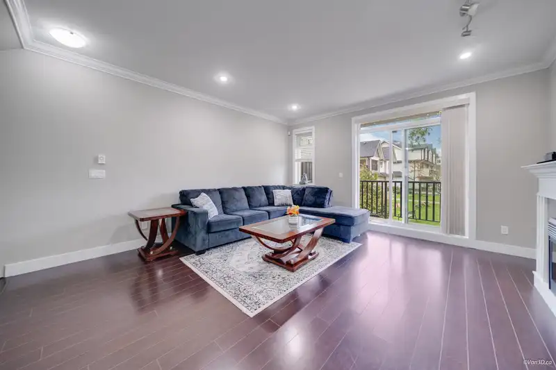 36 6383 140 STREET - photo 2 of 35