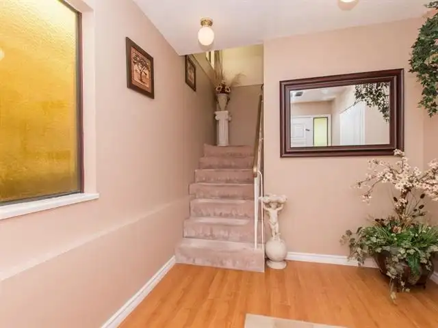 4930 DUNBAR STREET - photo 2 of 10