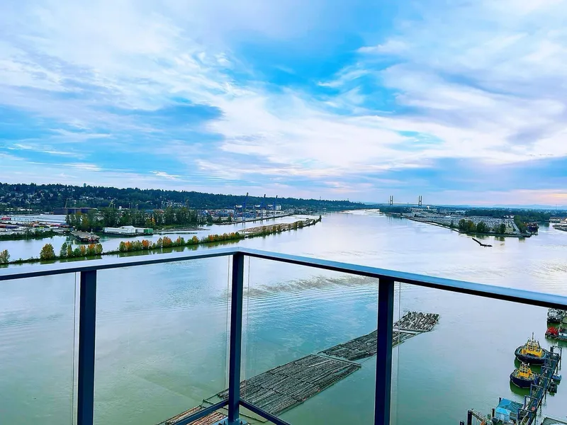 1802 680 QUAYSIDE DRIVE - photo 2 of 25