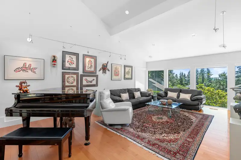 2966 DRESDEN WAY - photo 2 of 40