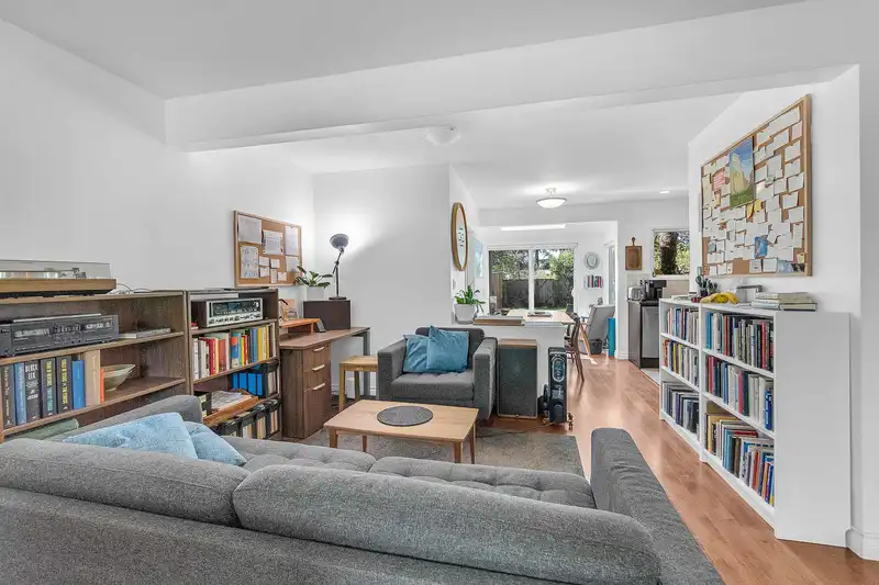 825 W 20TH STREET - photo 4 of 22