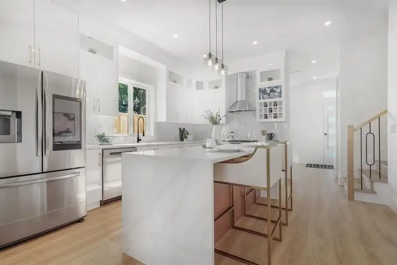 2 122 EIGHTH AVENUE - photo 1 of 18