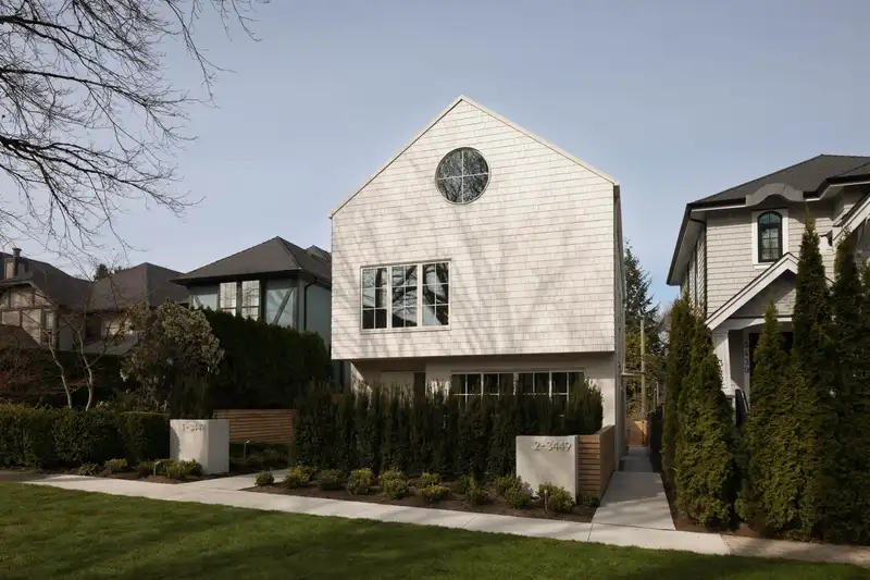 2 3449 W 22ND AVENUE - photo 2 of 38
