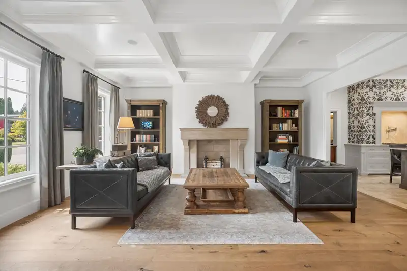21041 47 AVENUE - photo 3 of 40