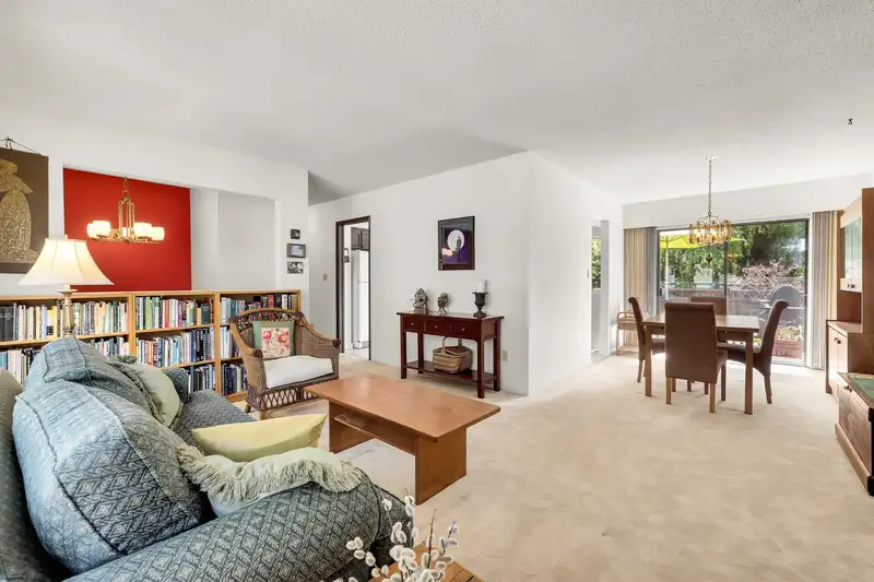 14434 18 AVENUE - photo 4 of 33