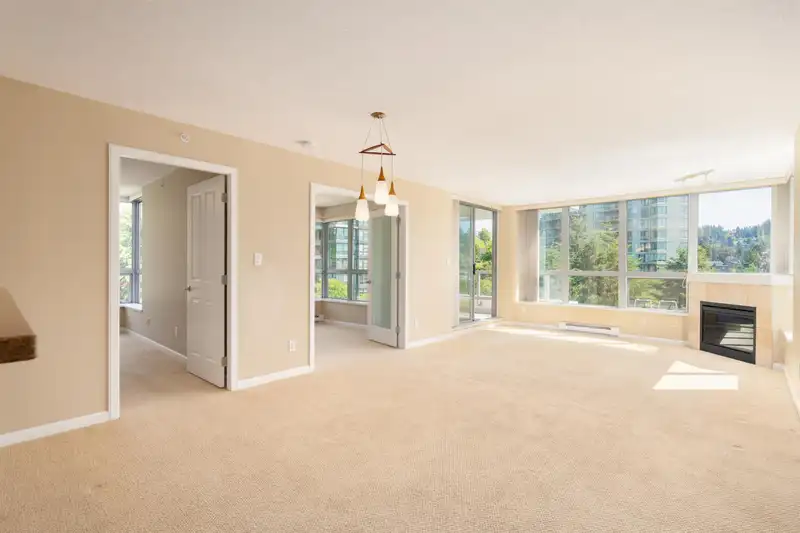503 290 NEWPORT DRIVE - photo 3 of 29