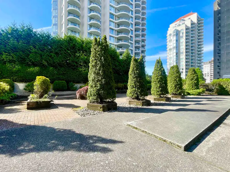 105 620 SEVENTH AVENUE - photo 1 of 23
