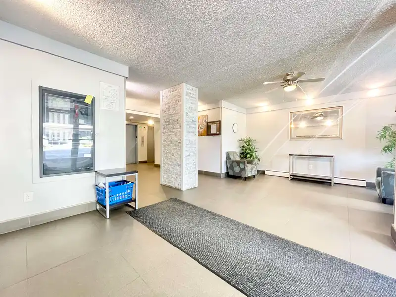 105 620 SEVENTH AVENUE - photo 2 of 23