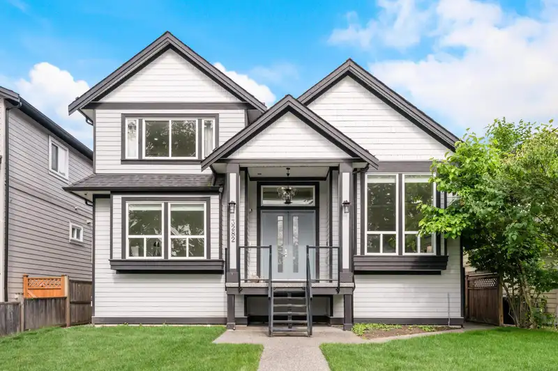 3282 WELLINGTON STREET - photo 2 of 40