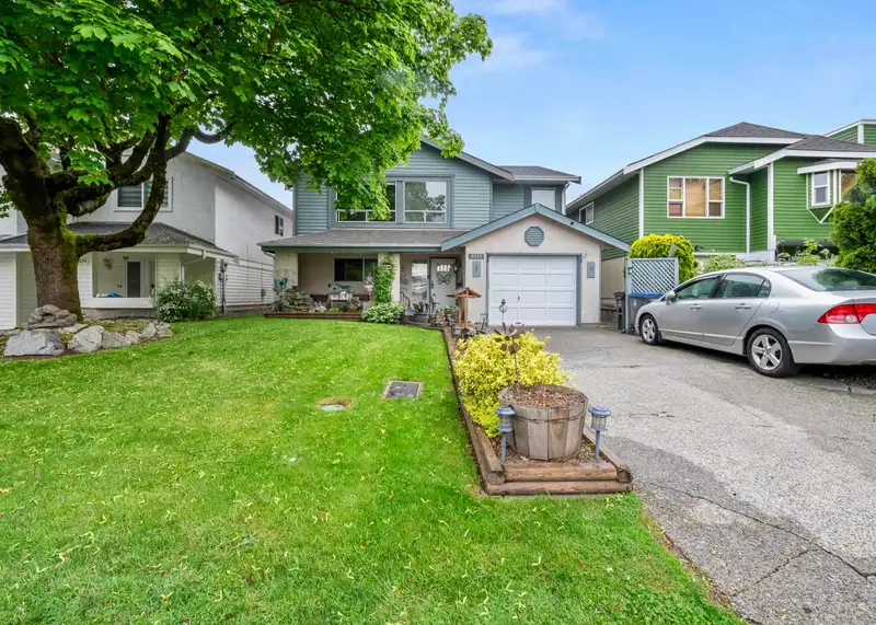 6015 195A STREET - photo 2 of 21