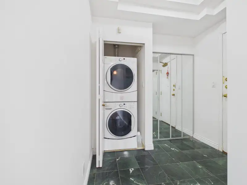 401 4830 BENNETT STREET - photo 3 of 15
