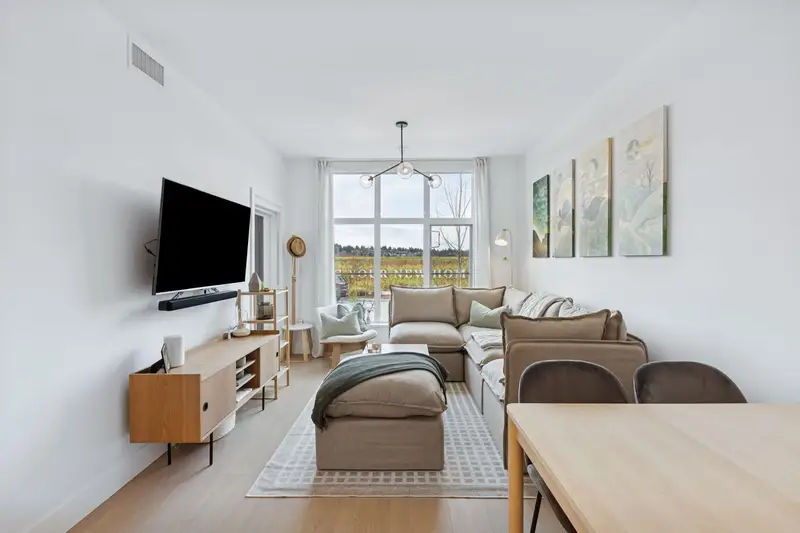 101 320 RIDGE STREET - photo 4 of 25